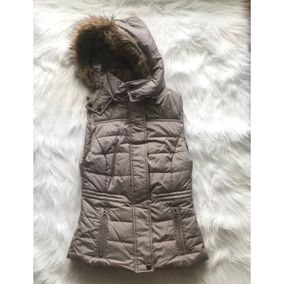 American Rag Jackets & Blazers - American Rag vest with removable hood